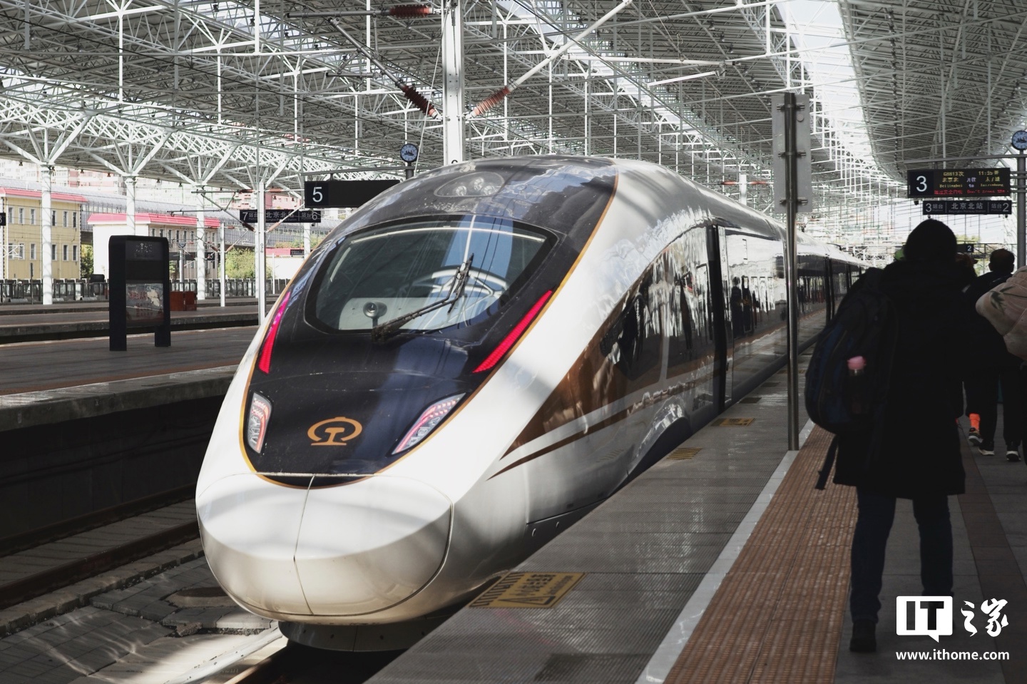 欧陆娱乐注册：2025 年全国铁路暑期运输 7 月 1 日启动：预计发送旅客 9.53 亿人次，同比增长 5.8%